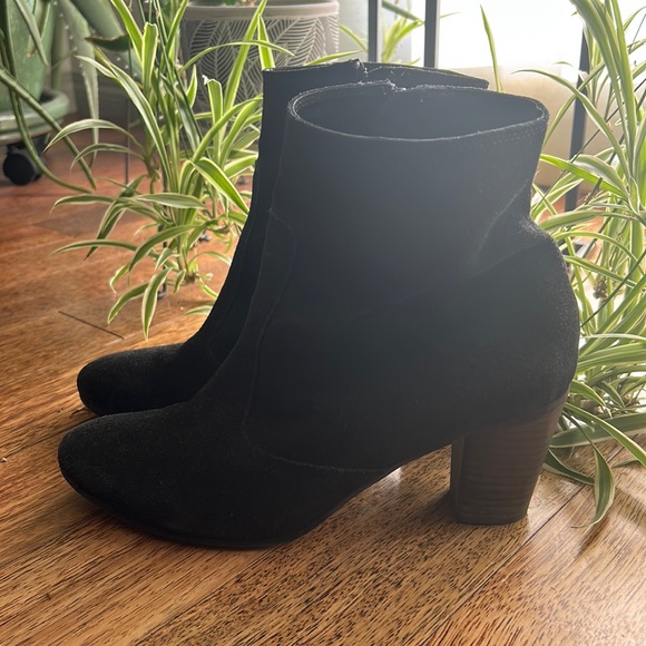 Anthropologie Seychelles Seude Ankle Boots Black Side Zip Stacked Heel 9 - Picture 2 of 6